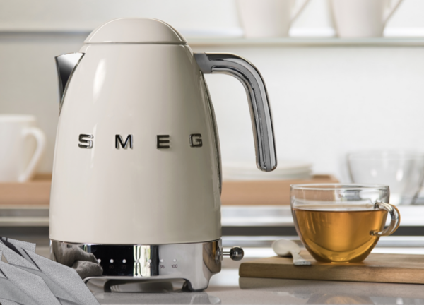 SMEG elkedel 1,8 L